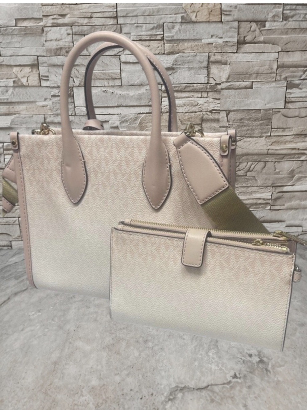 Michael Kors Mirella Small Tote & Matching Wallet Blush Pink Ombre - Picture 2 of 9
